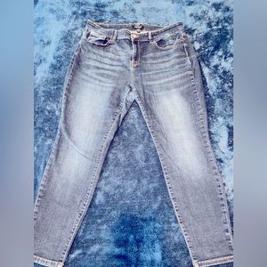 Judy Blue Jeans 👖 Skinny Fit 20W